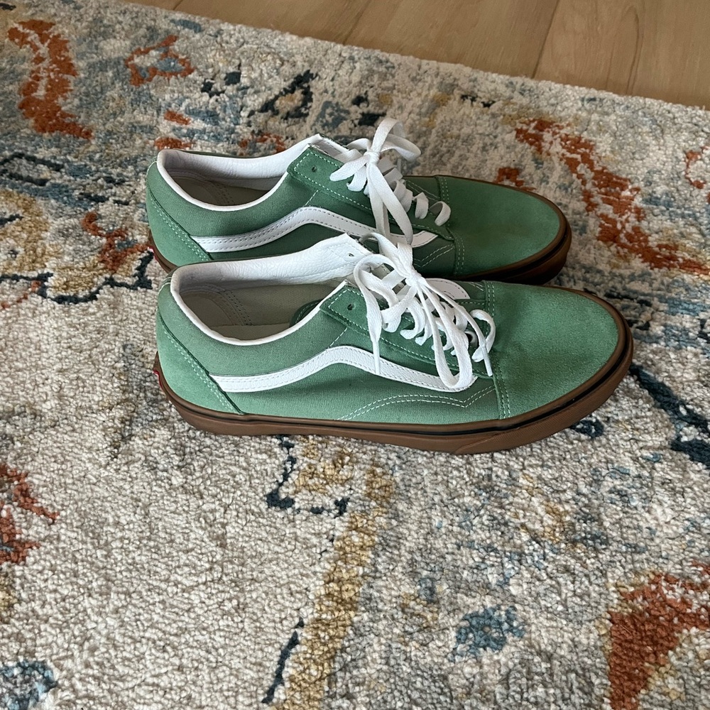 Vans - Picture 4 of 6